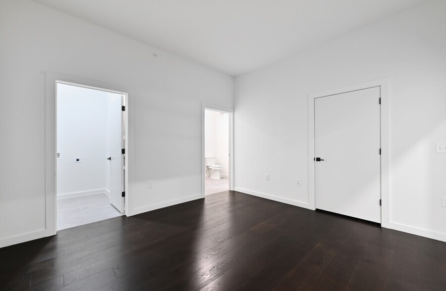 More Photos Of 2209 S First St, Austin Apartments For Sale