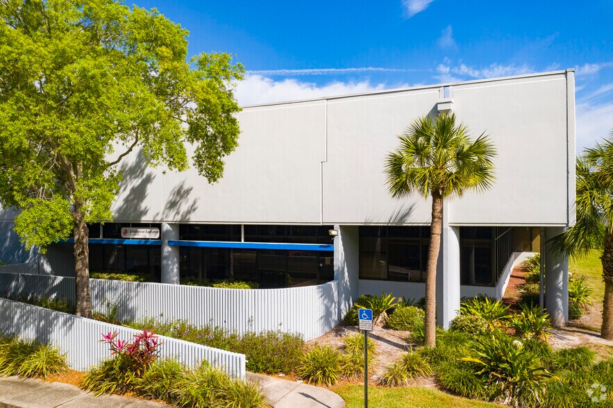 More Photos Of 8402 Laurel Fair Cir, Tampa Unknown For Lease
