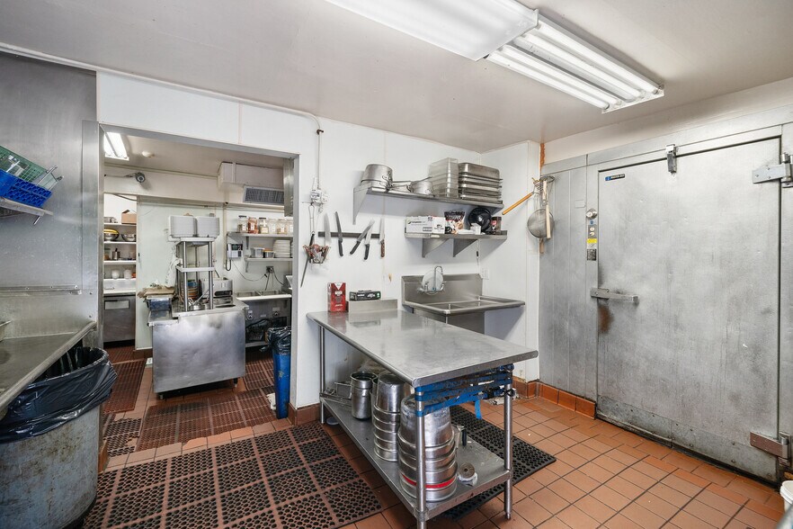 More Photos Of 2009 Bridgeway, Sausalito Restaurant For Lease