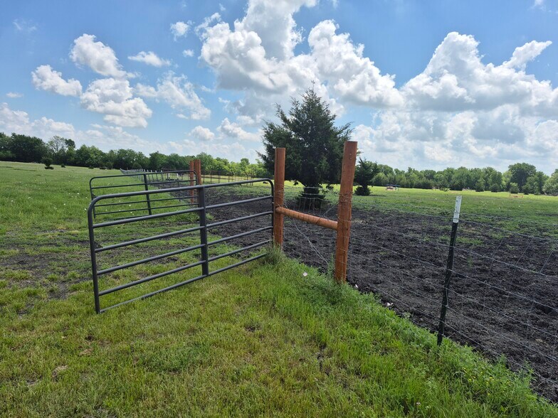 More Photos Of 9561 N TX-50 Hwy, Ladonia Land For Sale