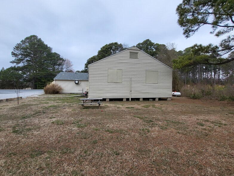 More Photos Of 20835 Nanticoke Rd, Bivalve Convenience Store For Sale