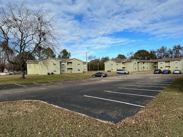 More Photos Of 506 Pecan Dr, Bolivar Apartments For Sale