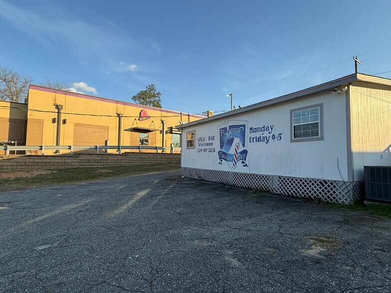 More Photos Of 313 HWY 84 hwy, Cairo Flex For Sale