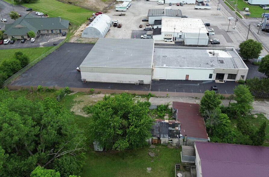 More Photos Of 1225 W Main St, Wilmington Warehouse For Sale