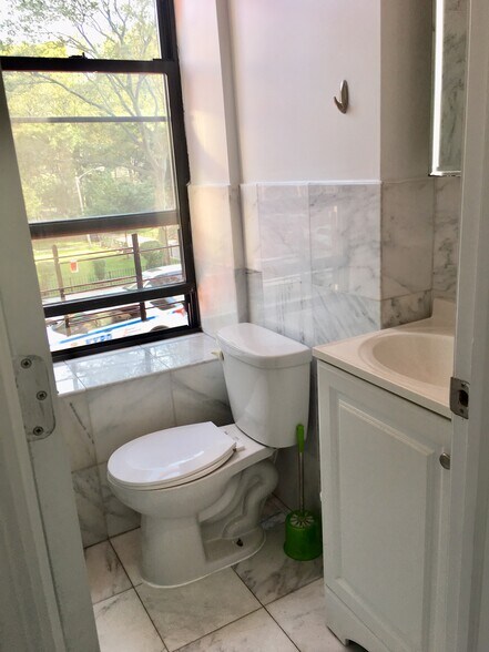 More Photos Of 197 Madison St, New York Apartments For Sale