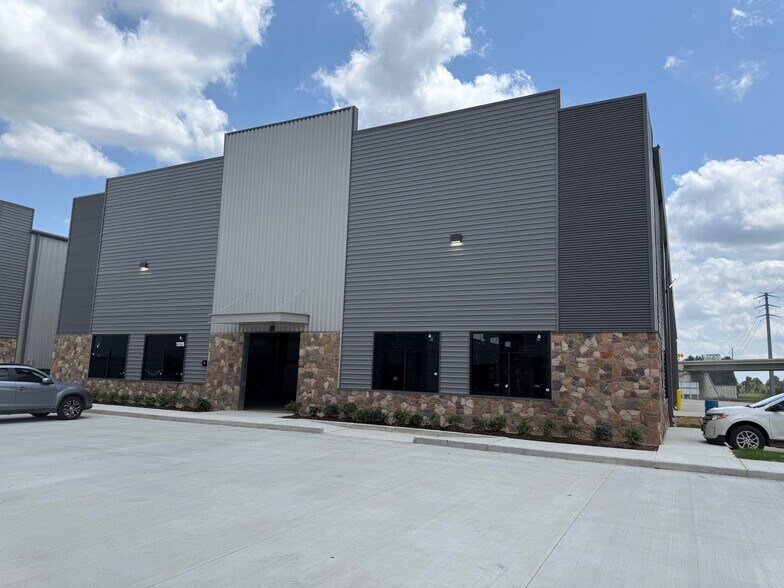 Primary Photo Of 11315 Boudreaux Rd, Tomball Unknown For Lease