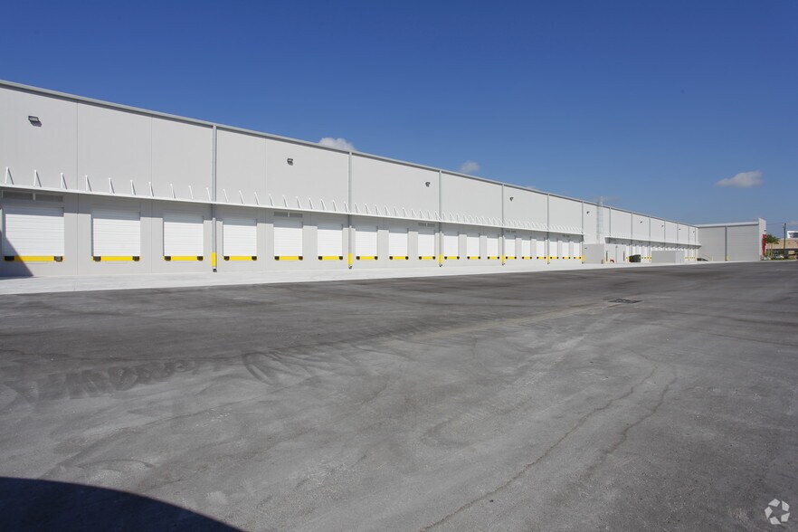 More Photos Of 8301 NW 27th St, Miami Warehouse For Lease