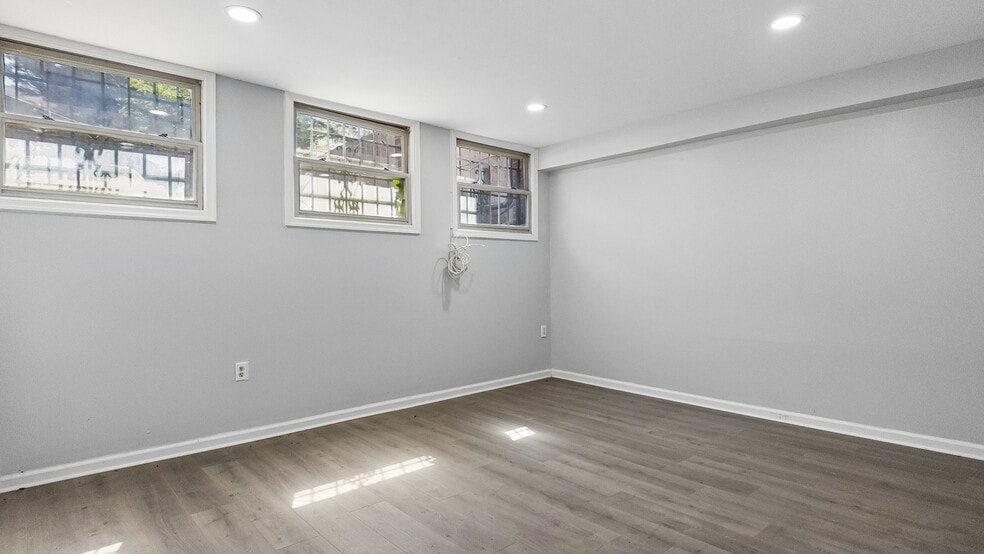 More Photos Of 245-249 8th St NE, Washington Apartments For Sale