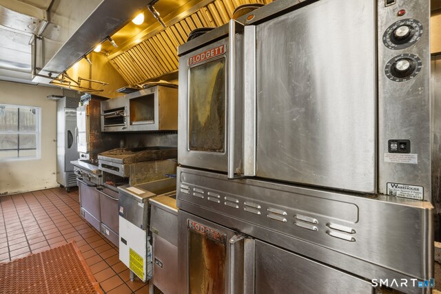 More Photos Of 10 Wakelee Rd, Wolcott Office For Sale