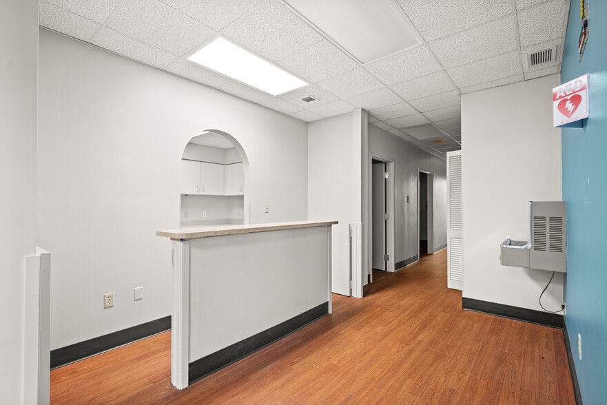 More Photos Of 13540 Walsingham Rd, Largo Medical For Sale