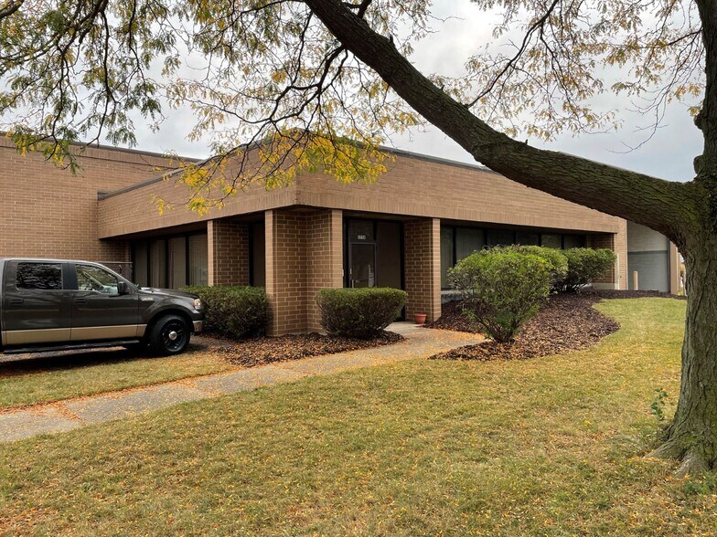 More Photos Of 3750 Stern Ave, St Charles Warehouse For Sale