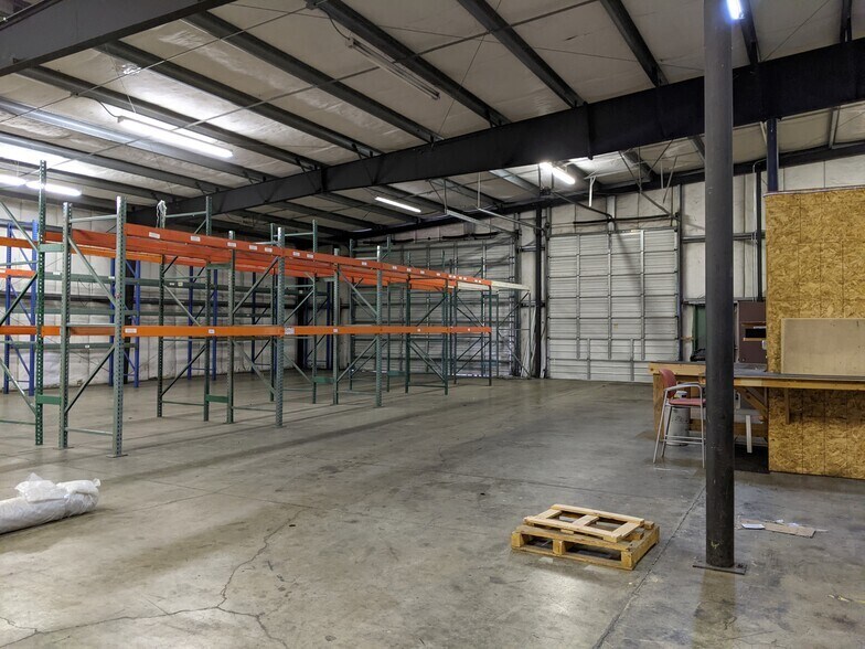 More Photos Of 1701 W Lincoln Ave, Vancouver Warehouse For Sale