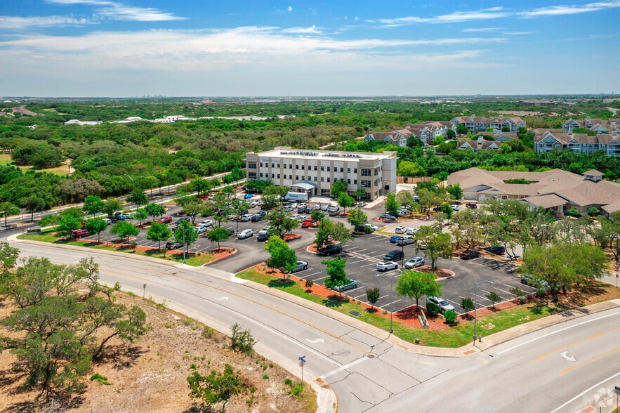 More Photos Of 10010 Rogers Xing, San Antonio Medical For Lease