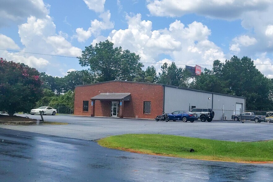 Primary Photo Of 147 Peachtree Pky, Byron Office For Sale