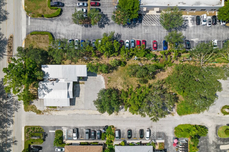 More Photos Of 3616 Broadway Ave, Fort Myers Medical For Sale