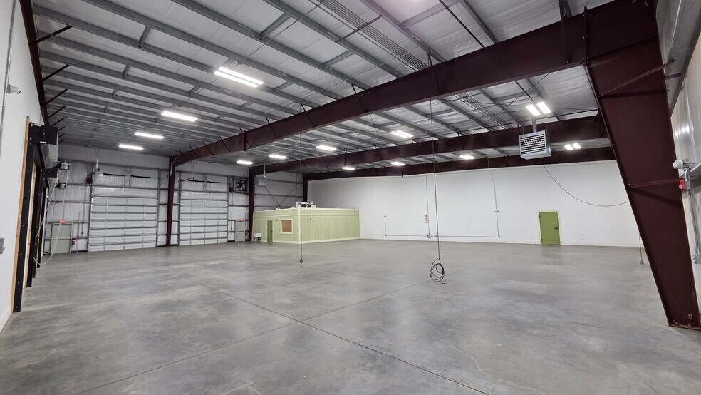 More Photos Of 3663 Southland Dr, Flowery Branch Warehouse For Sale