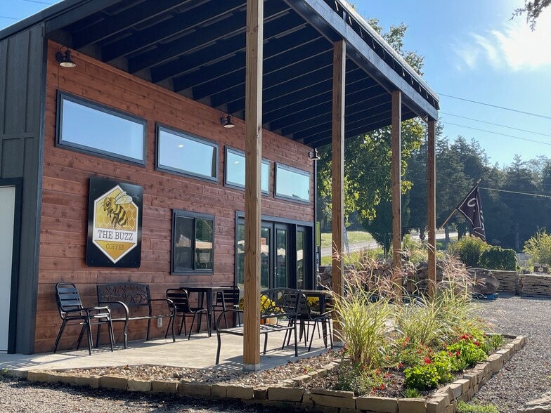 More Photos Of 2798 Highway 23 N, Eureka Springs Garden Center For Sale