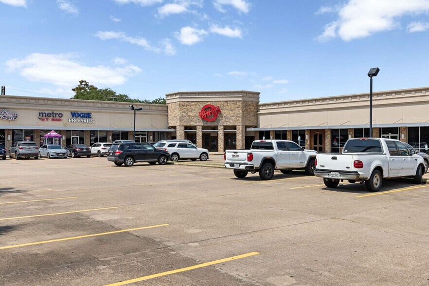 More Photos Of 803 E NASA Rd 1, Webster Unknown For Lease