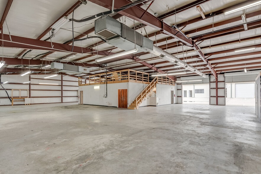 More Photos Of 12081 Katy Rd, Keller Flex For Lease