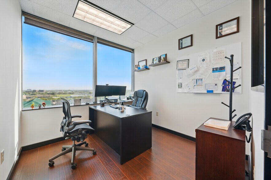 More Photos Of 9999 Bellaire Blvd, Houston Medical For Lease