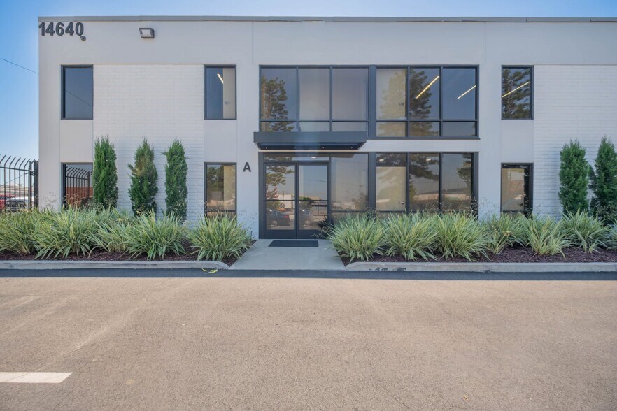 More Photos Of 14640 Industry Cir, La Mirada Warehouse For Sale