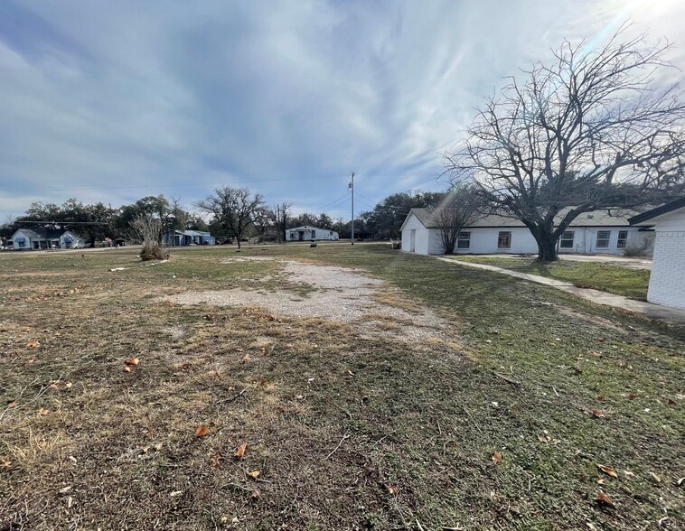 More Photos Of 1405 W Storey St, San Saba Skilled Nursing Facility For Sale