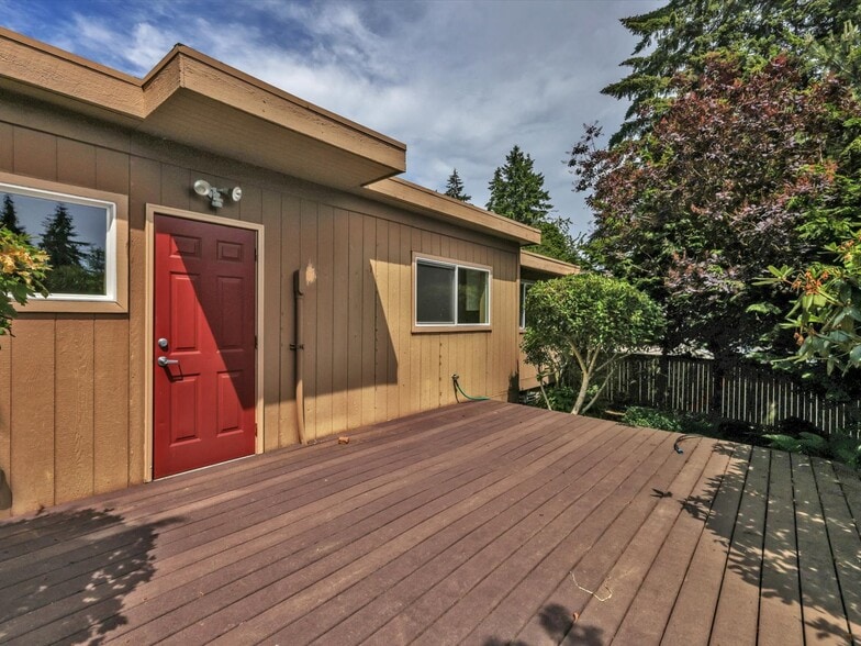 More Photos Of 7522 221st Pl SW, Edmonds Office For Sale