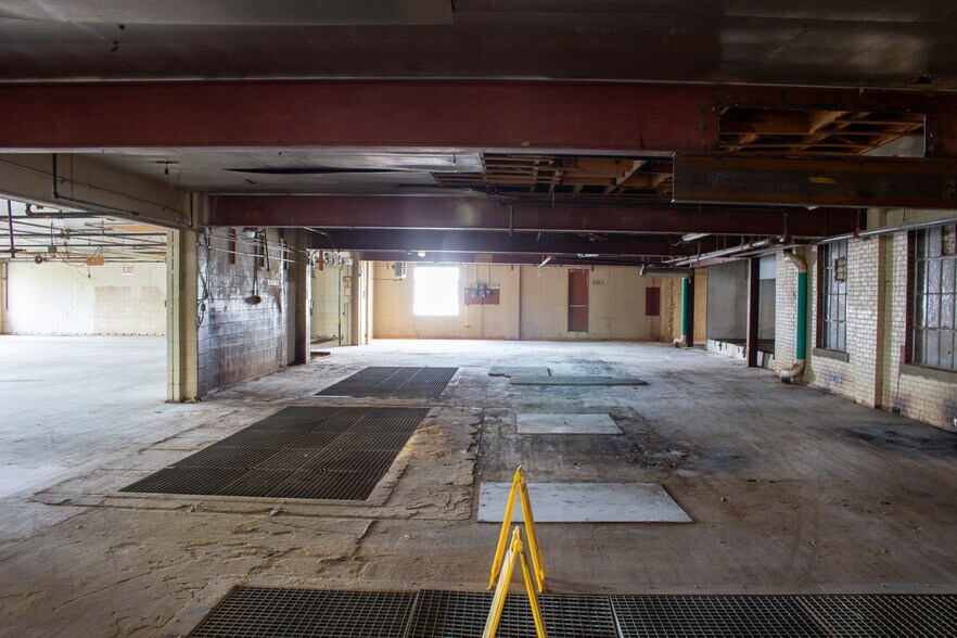 More Photos Of 1224 Mill St, Jasper Manufacturing For Lease