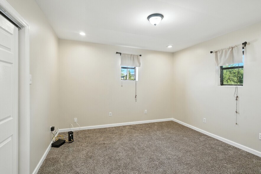 More Photos Of 7826 Columbia Rd, Maineville Office For Sale