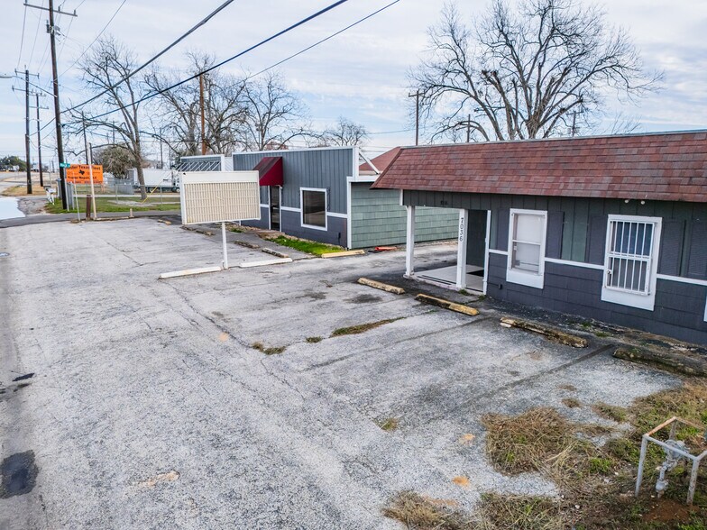 More Photos Of 7050 US Highway 87, San Antonio Freestanding For Sale