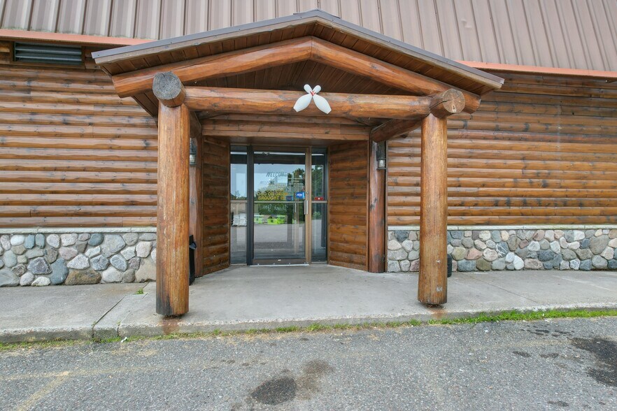 More Photos Of 8085 Highway 51, Minocqua Sports And Entertainment For Sale