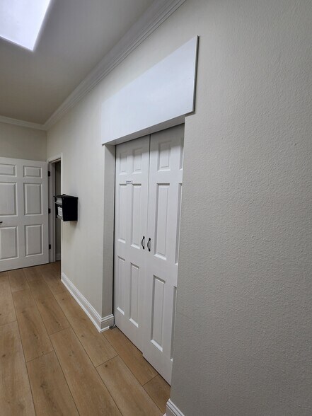 More Photos Of 2125 Martin Dr, Bedford Medical For Sale