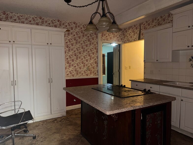 More Photos Of 321 W Broadway St, Excelsior Springs Office For Sale