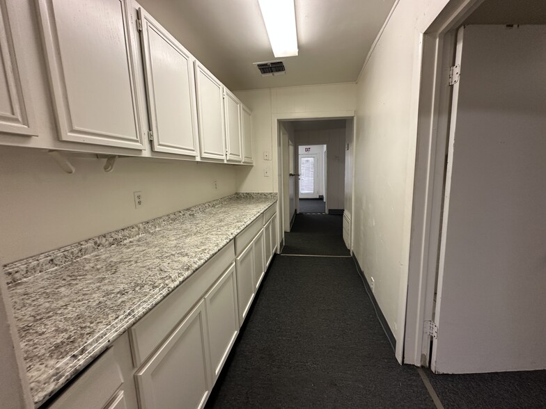 More Photos Of 6628 Crestway Dr, San Antonio Flex For Sale