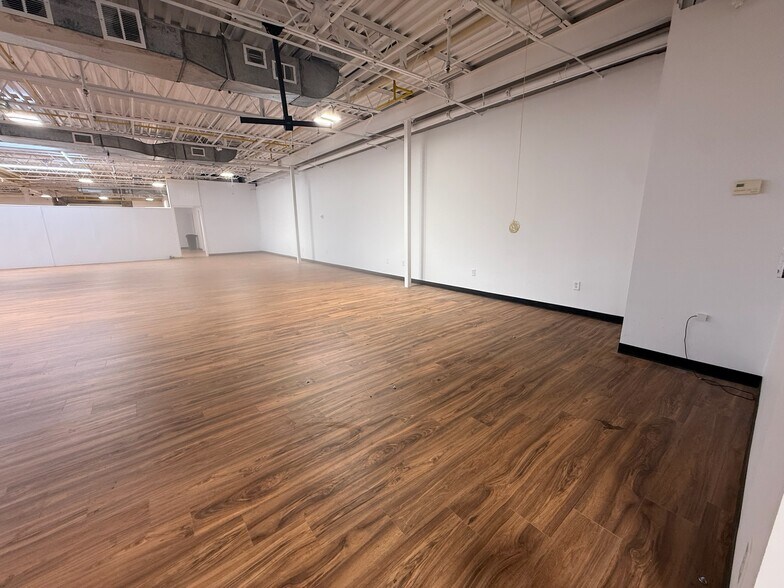 More Photos Of 356 S Broadway, Salem Unknown For Lease