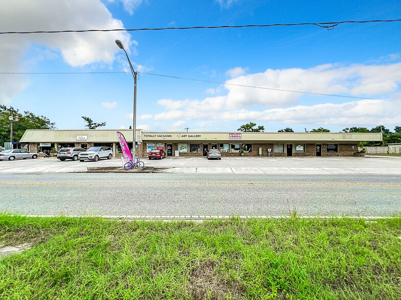 More Photos Of 2553-2565 Park Dr, Sanford Freestanding For Sale