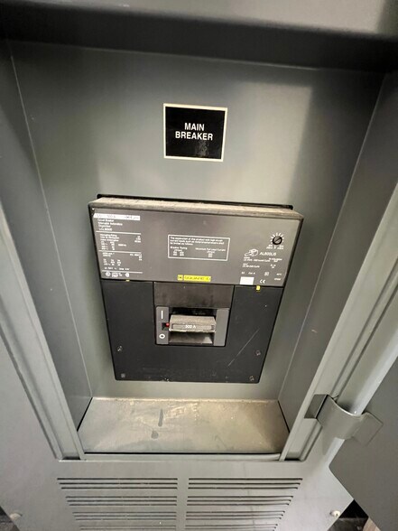 More Photos Of 101 S Fairview Rd, Rocky Mount Bank For Sale