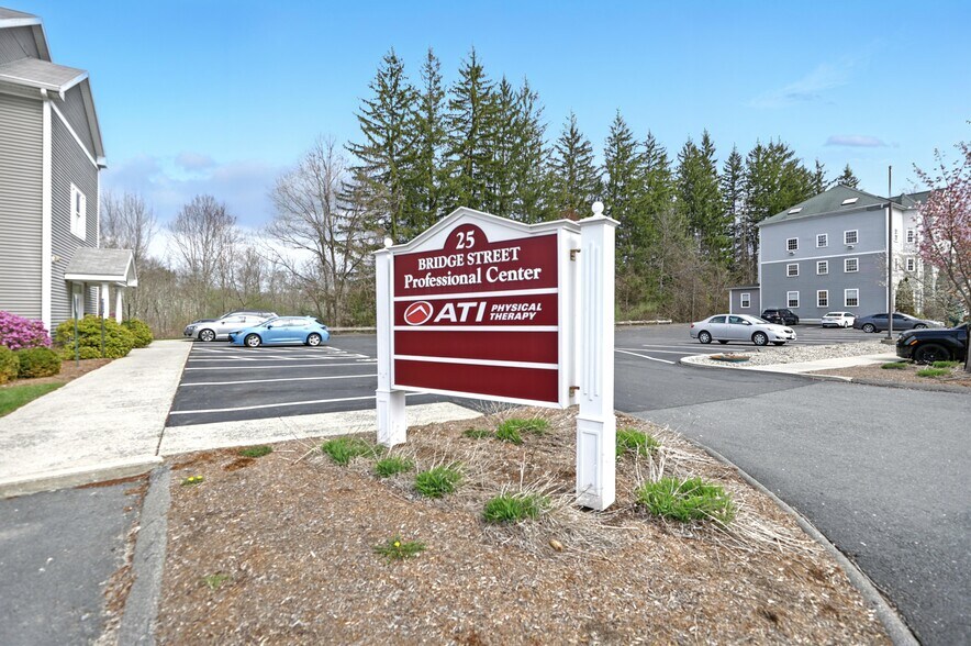 More Photos Of 25 Bridge St, Belchertown Office For Sale