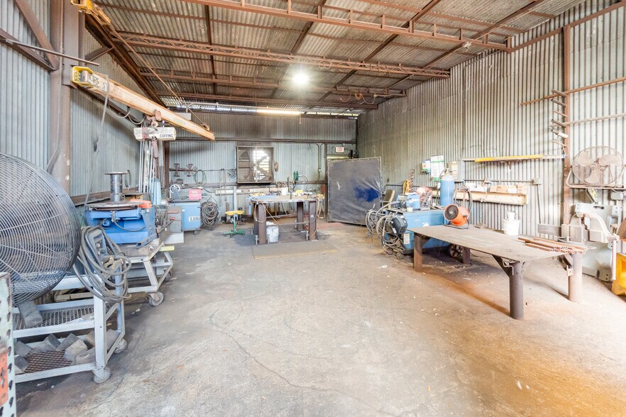 More Photos Of 204 5th St, Orlando Industrial For Sale