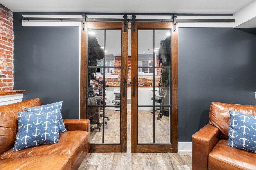 More Photos Of 19-23 Pleasant St, Newburyport Office For Sale