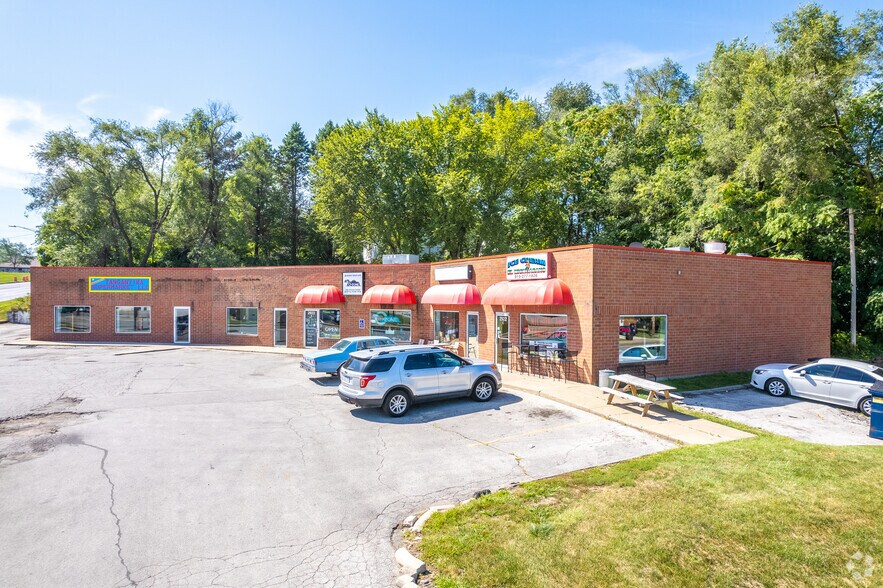 More Photos Of 2920-2926 Merle Hay Rd, Des Moines Storefront For Lease