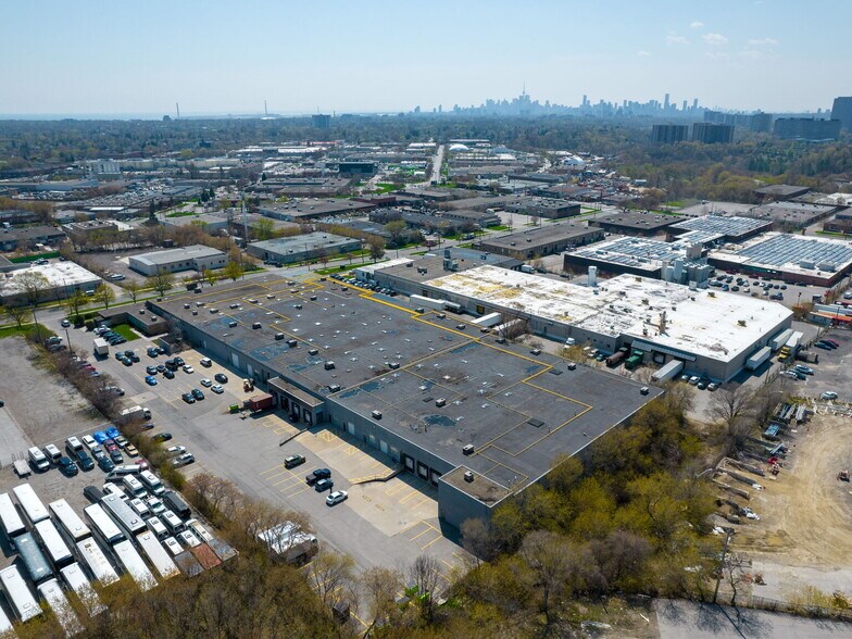 More Photos Of 100 Sunrise Av, Toronto Warehouse For Lease