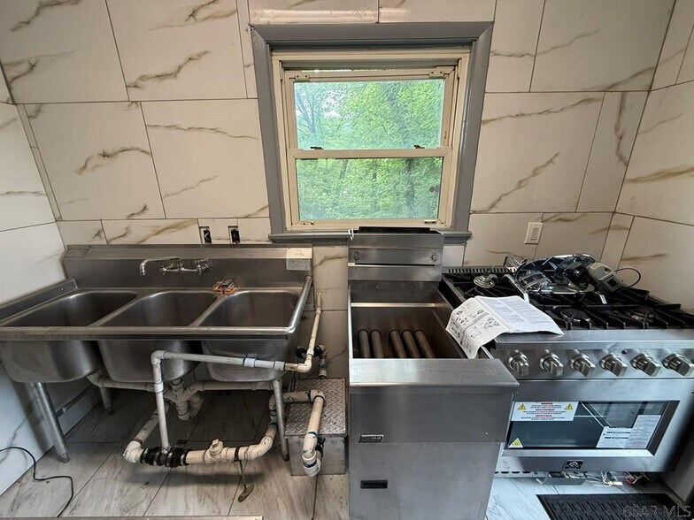 More Photos Of 534 Sheridan St, Johnstown General Retail For Sale