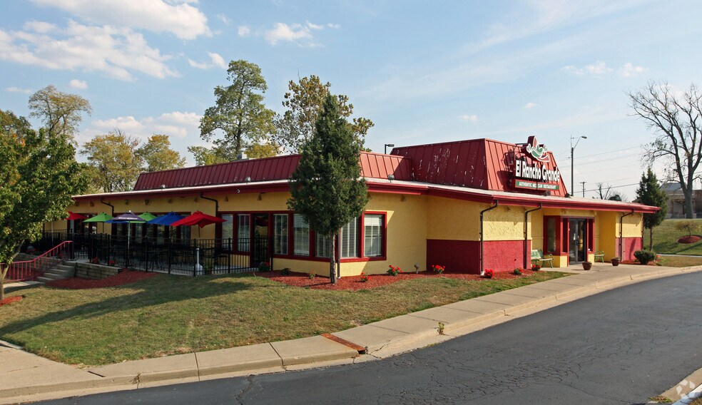 Primary Photo Of 7500 Poe Ave, Dayton Restaurant For Sale