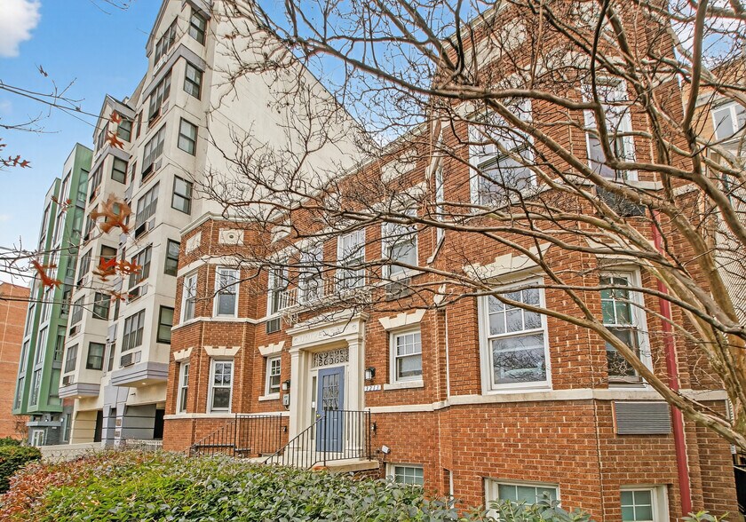 More Photos Of 3213 Wisconsin Ave NW, Washington Apartments For Sale