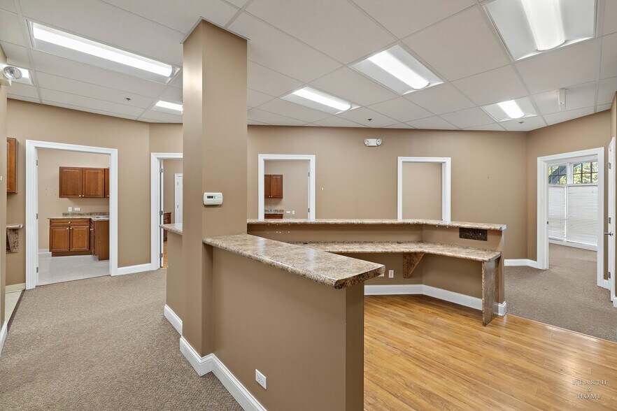 More Photos Of 1232-1280 American Way, Libertyville Medical For Lease