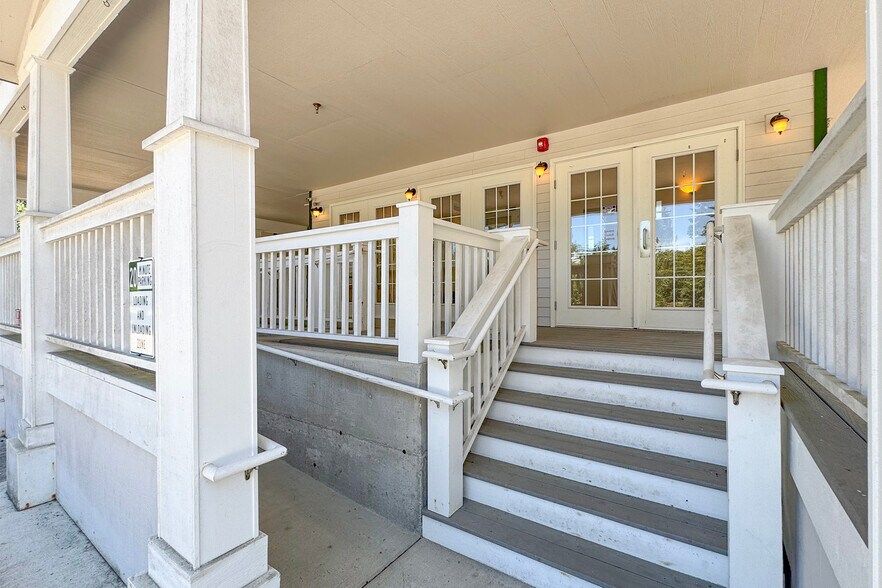 More Photos Of 202 Birdsong Ln, Port Angeles Healthcare For Sale