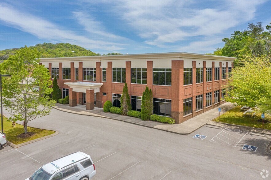 More Photos Of 4715 Traders Way, Thompson's Station Office For Lease
