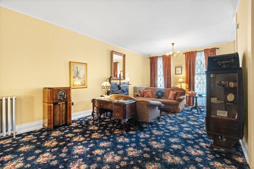More Photos Of 23-25 Race St, Jim Thorpe Hospitality For Sale
