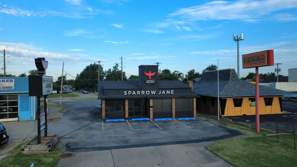Primary Photo Of 7727 N May Ave, Oklahoma City General Retail For Lease